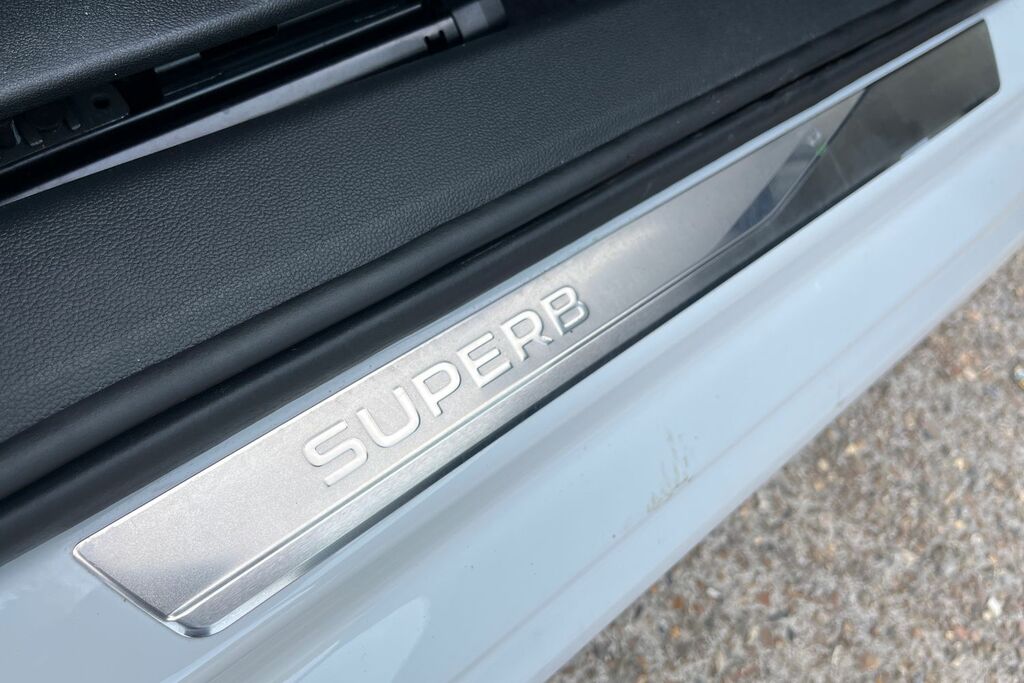 Skoda Superb Skoda Superb Estate Se Technology 2.0 Tdi 150 Ps D Black #33