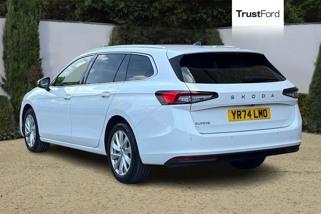 Skoda Superb 1.5 Tsi E-tec Se Technology Dsg White #2