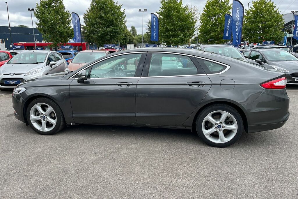 Ford Mondeo Zetec Econetic Tdci 1.5 Zetec Econetic Tdci White #33