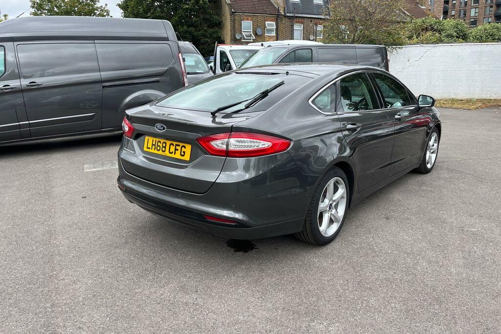Ford Mondeo Zetec Econetic Tdci 1.5 Zetec Econetic Tdci White #36
