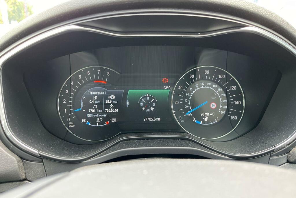 Ford Mondeo Zetec Econetic Tdci 1.5 Zetec Econetic Tdci White #24
