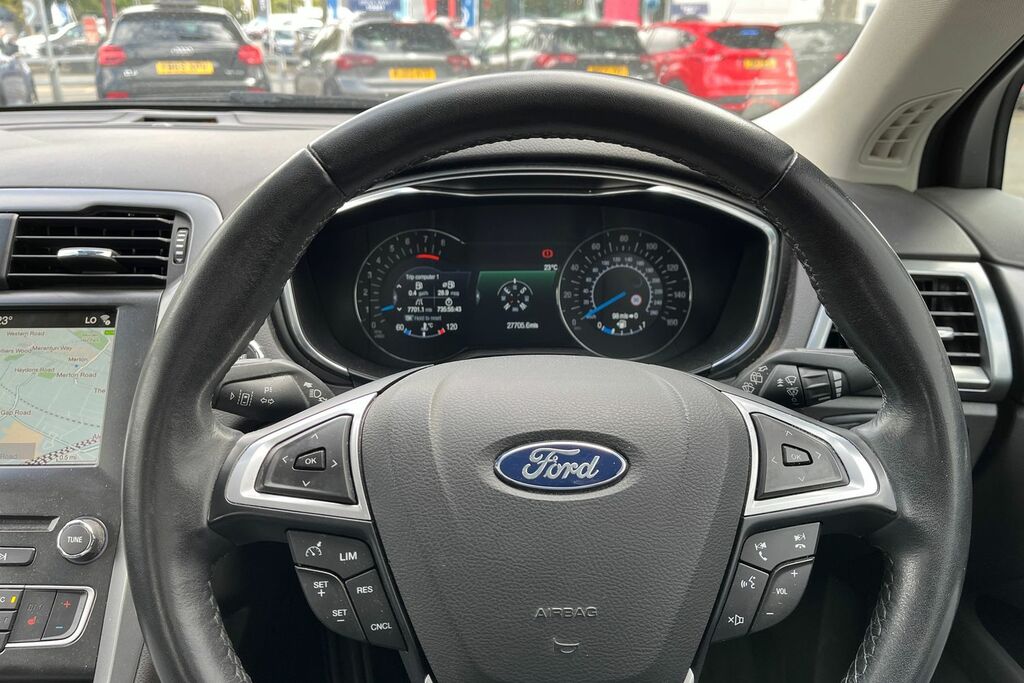 Ford Mondeo Zetec Econetic Tdci 1.5 Zetec Econetic Tdci White #23