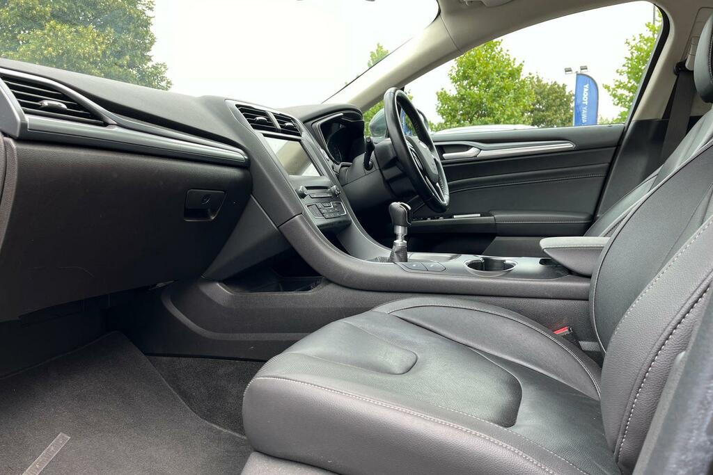 Ford Mondeo Zetec Econetic Tdci 1.5 Zetec Econetic Tdci White #18