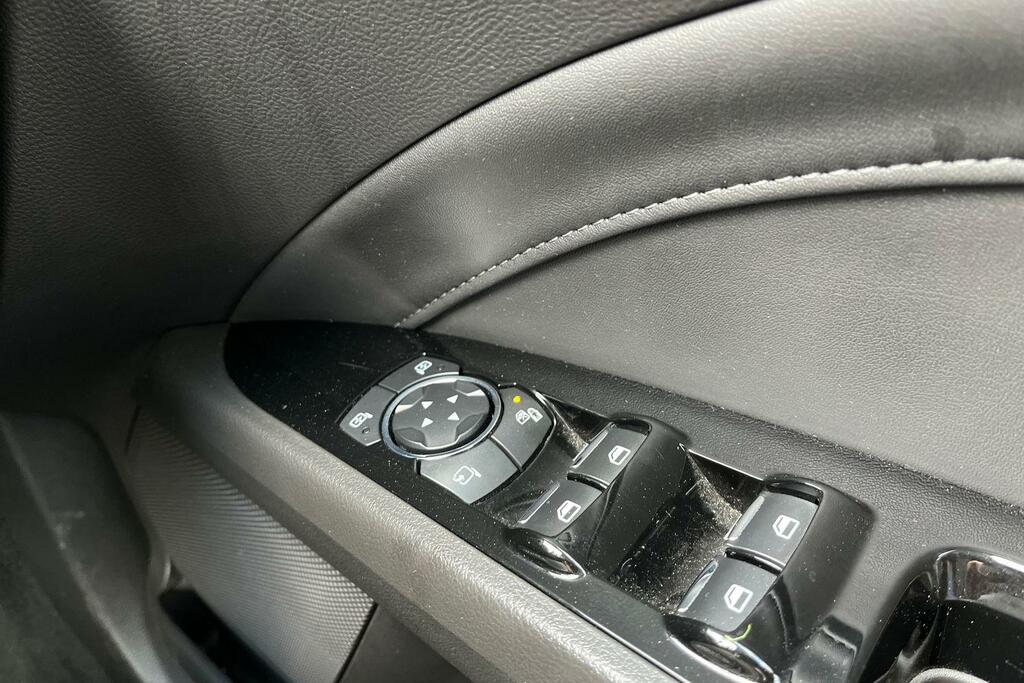 Ford Mondeo Zetec Econetic Tdci 1.5 Zetec Econetic Tdci White #16