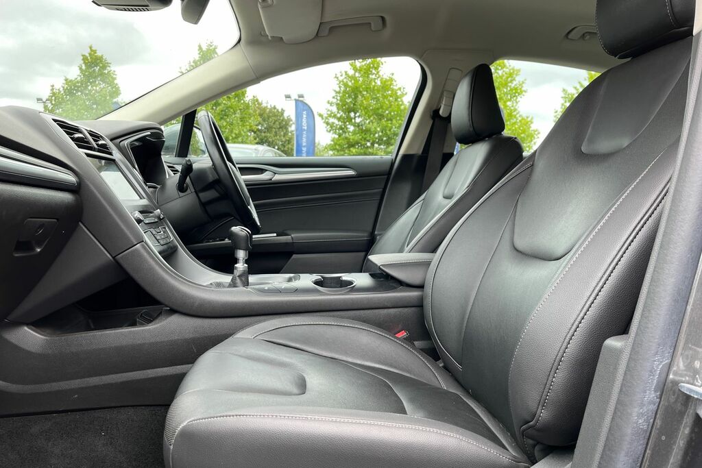 Ford Mondeo Zetec Econetic Tdci 1.5 Zetec Econetic Tdci White #19