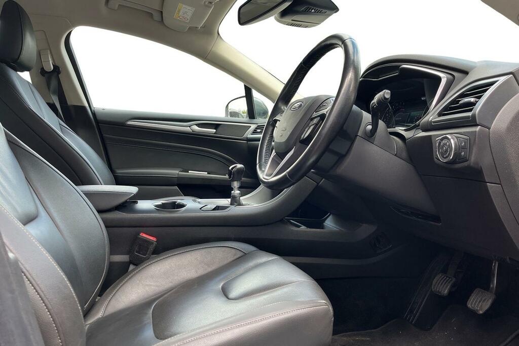 Ford Mondeo Zetec Econetic Tdci 1.5 Zetec Econetic Tdci White #9