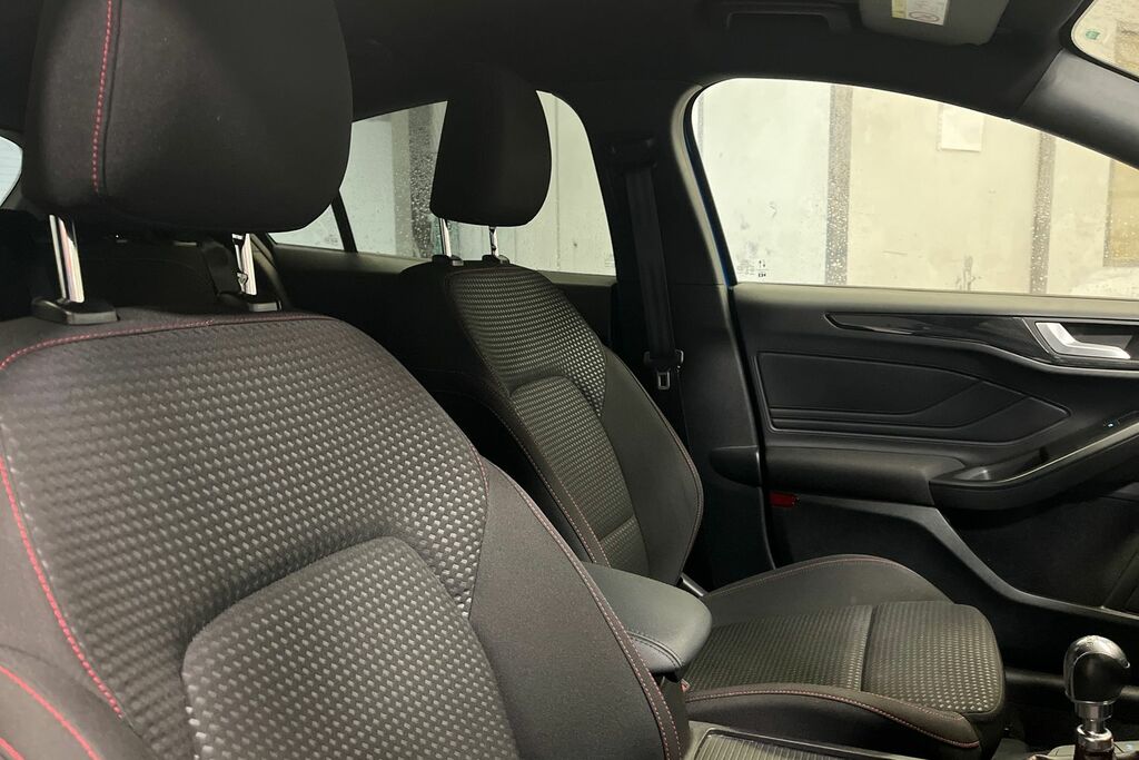 Ford Focus 1.0T Ecoboost St Line Estate Eur Black #17