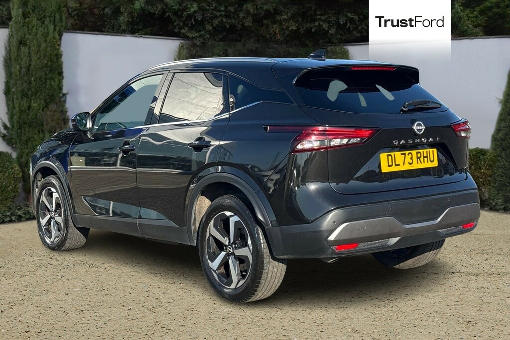 Nissan Qashqai 1.3 Dig-t Mhev N-connecta Suv Hybrid Xt Black #2