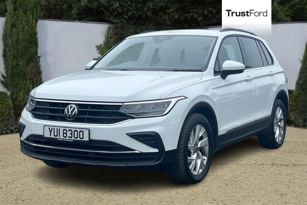 Volkswagen Tiguan Life YUI8300 White #5