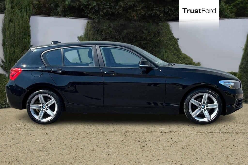 BMW 1 Series 118I 1.5 Sport Nav Servotronic Black #3
