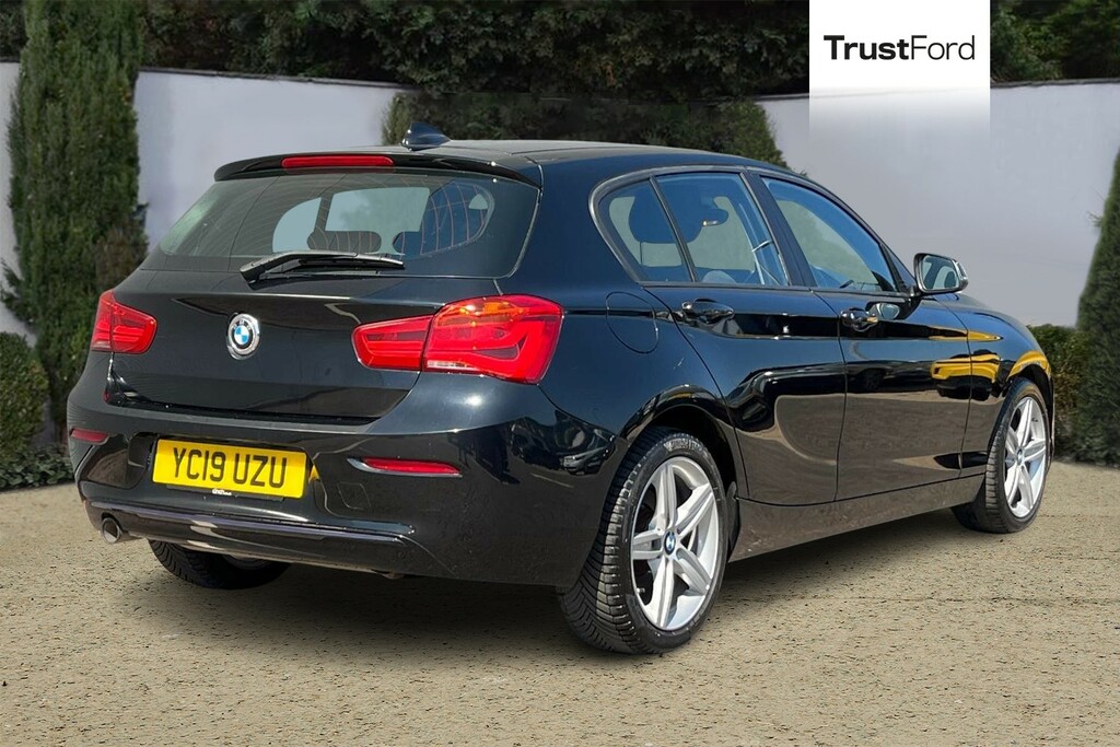 BMW 1 Series 118I 1.5 Sport Nav Servotronic Black #4