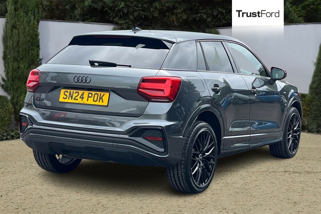 Audi Q2 35 Tfsi Black Edition SN24POK Grey #4
