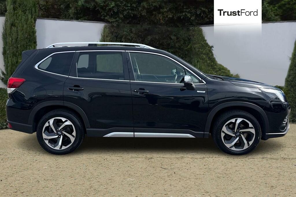 Subaru Forester 2.0I E-boxer Xe Premium Lineartronic Black #3