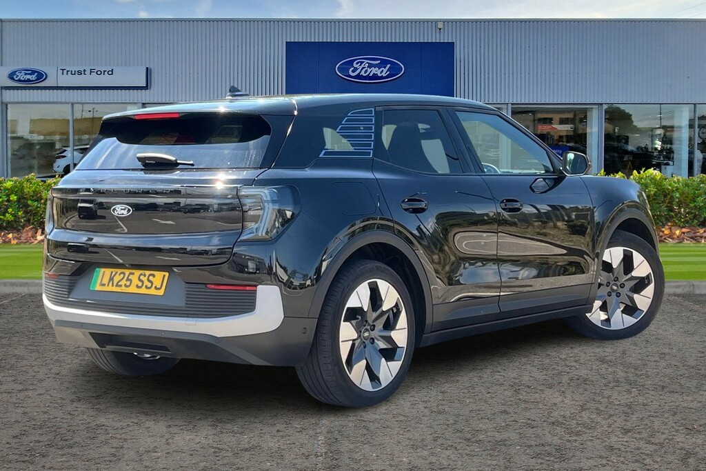 Ford Explorer Extended Range 77Kwh Premium Suv Black #4