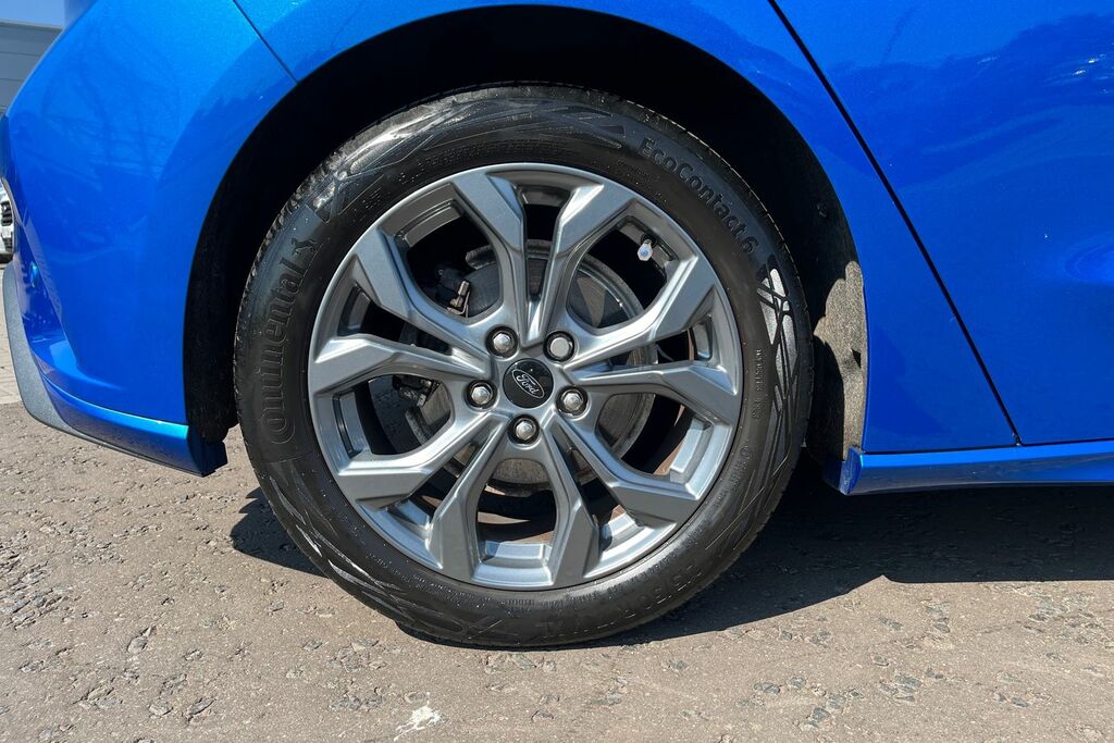 Ford Focus Active X Red #8