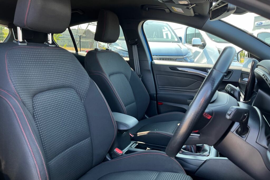 Ford Focus Active X Red #17