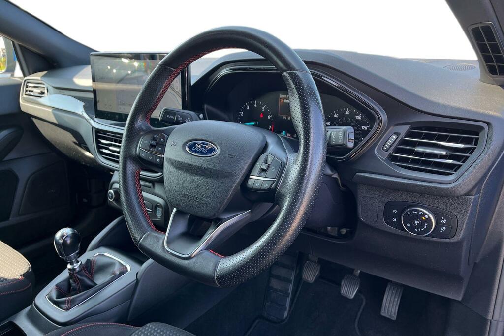 Ford Focus Active X Red #9
