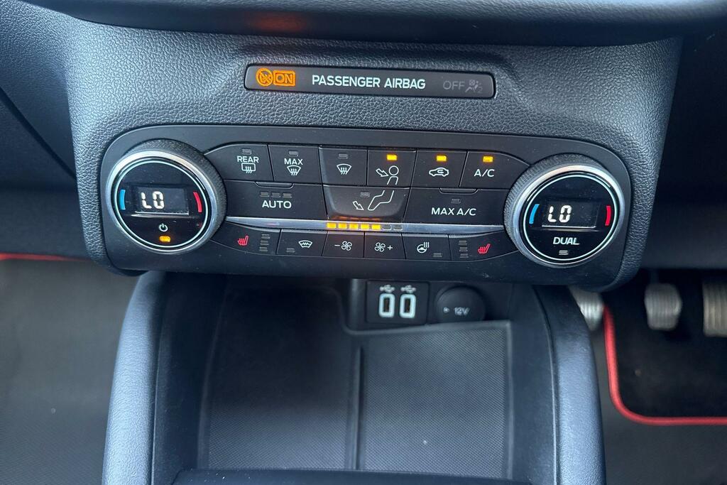 Ford Kuga Hatchback Black #32