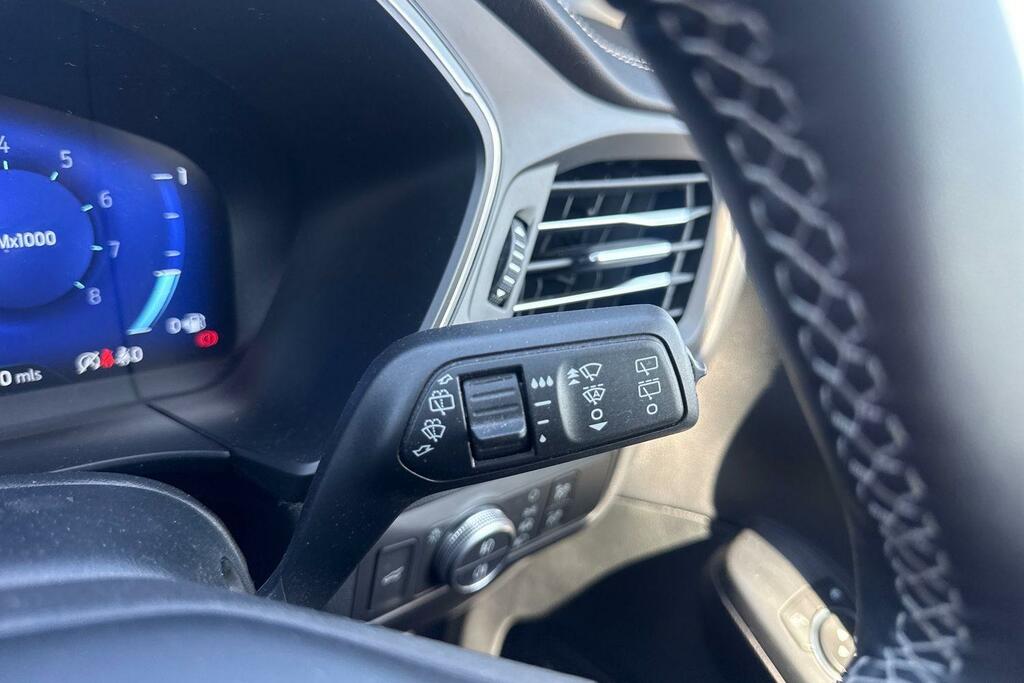 Ford Kuga Hatchback Black #15