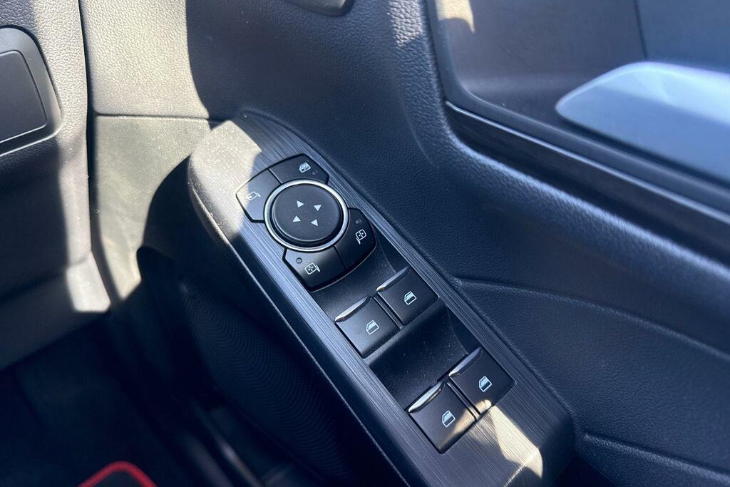 Ford Kuga Hatchback Black #16