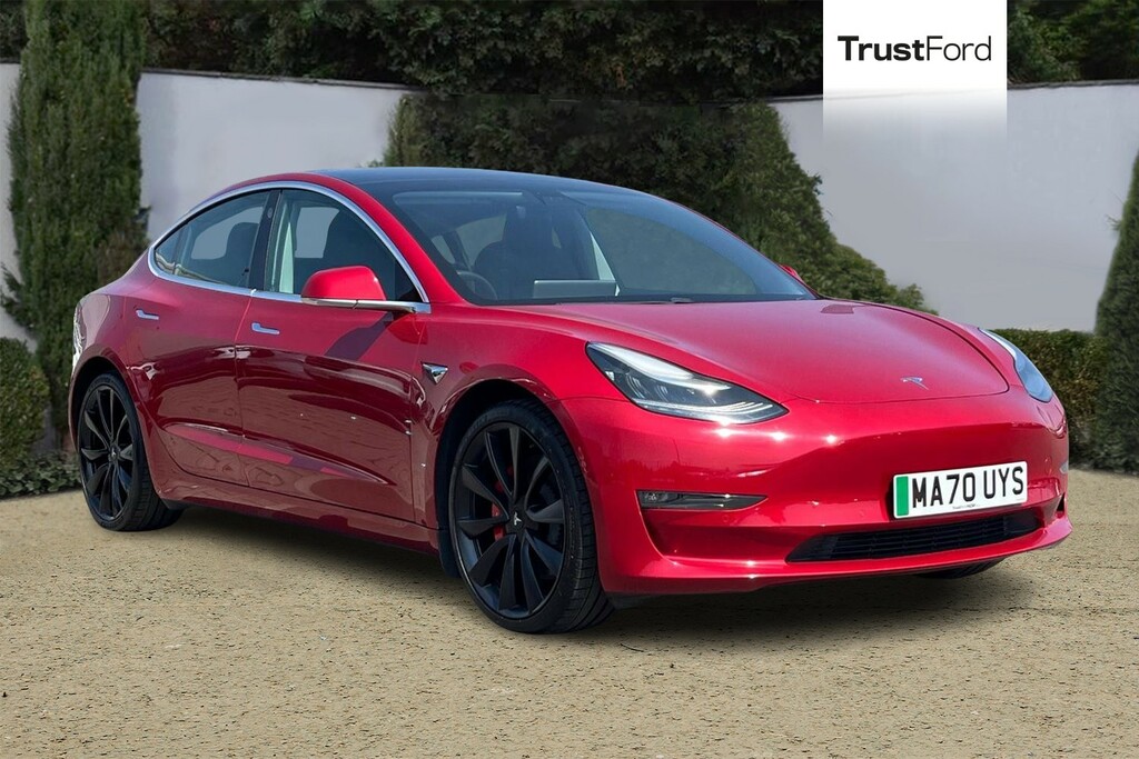 Tesla Model 3 Dual Motor Performance Saloon Red