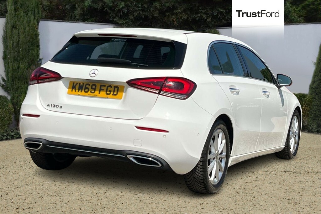 Mercedes-Benz A Class A180d Sport Premium Plus Heated Seats Ope KW69FGD White #4