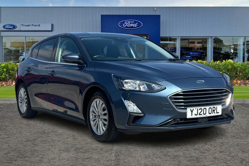 Ford Focus 1.0 Ecoboost 125 Titanium 5Dr- With Heated Seats Blue