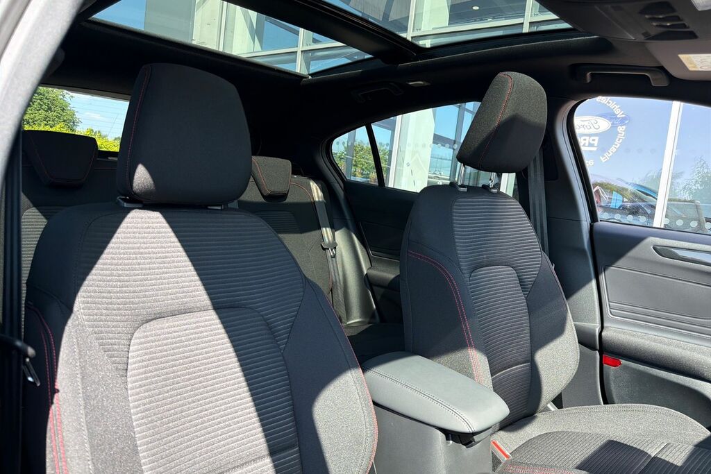 Ford Focus Titanium X Black #17