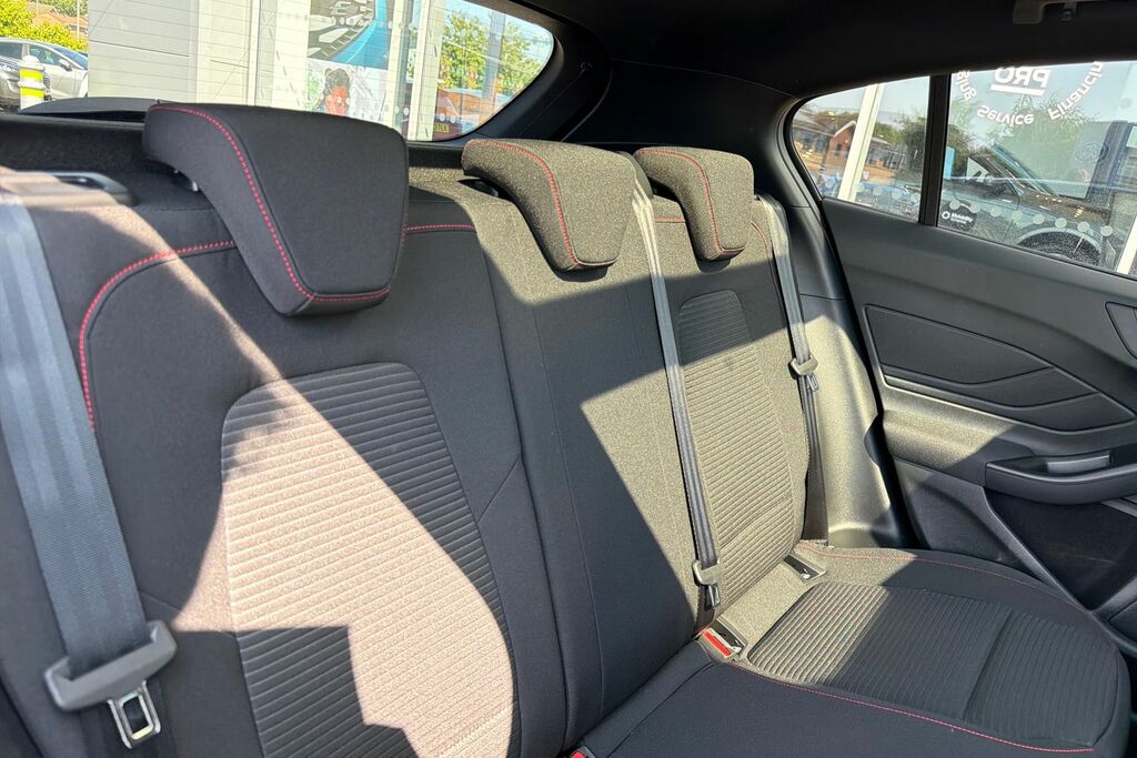 Ford Focus Titanium X Black #20