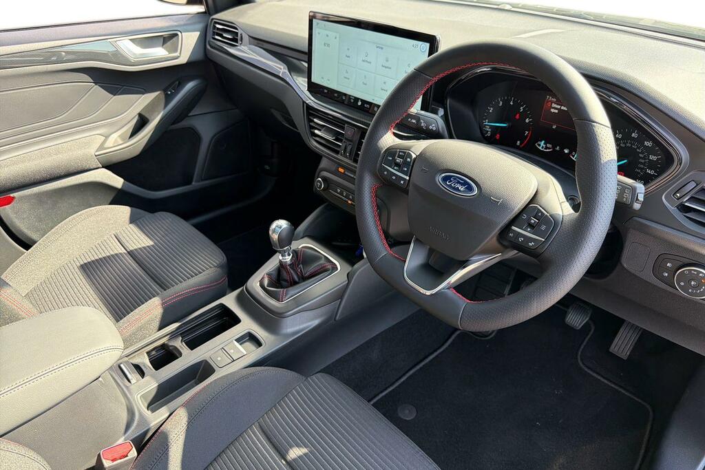 Ford Focus Titanium X Black #9