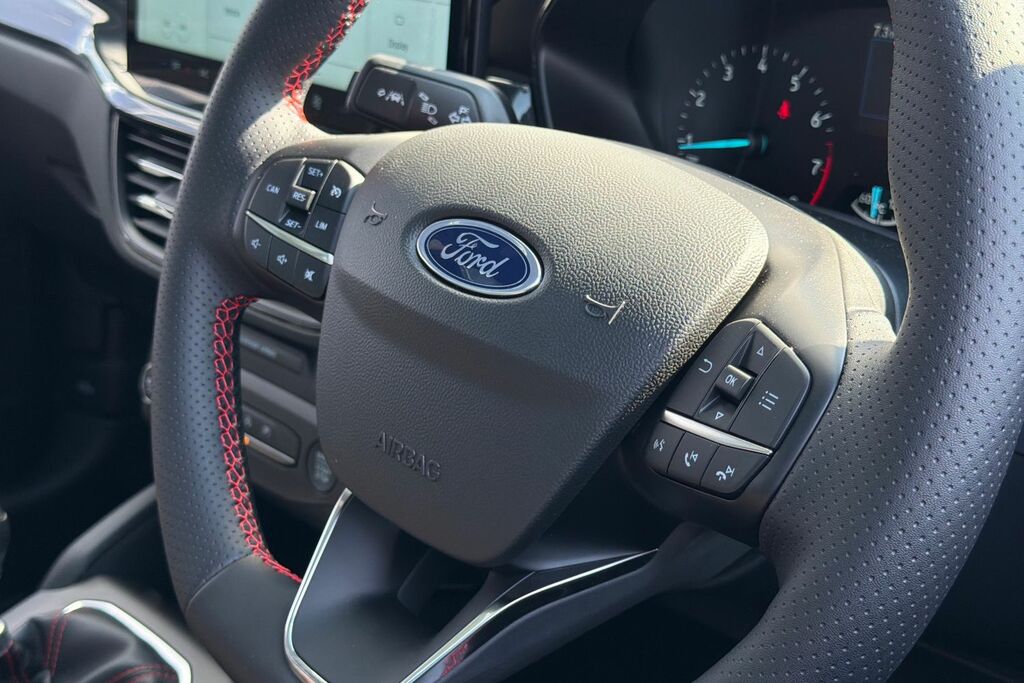 Ford Focus Titanium X Black #31