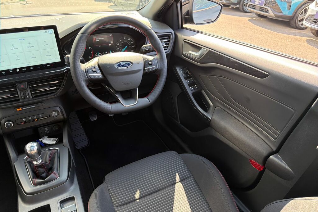 Ford Focus Titanium X Black #28