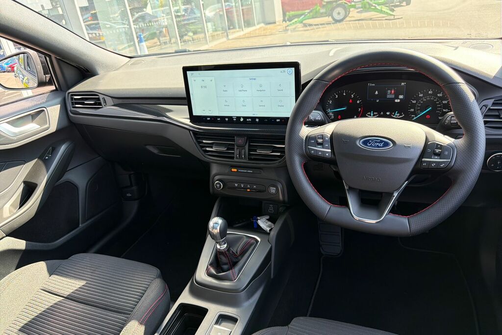 Ford Focus Titanium X Black #29
