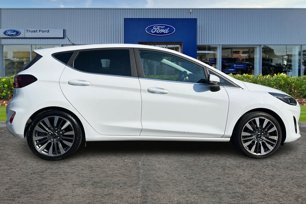 Ford Fiesta Active Black #3