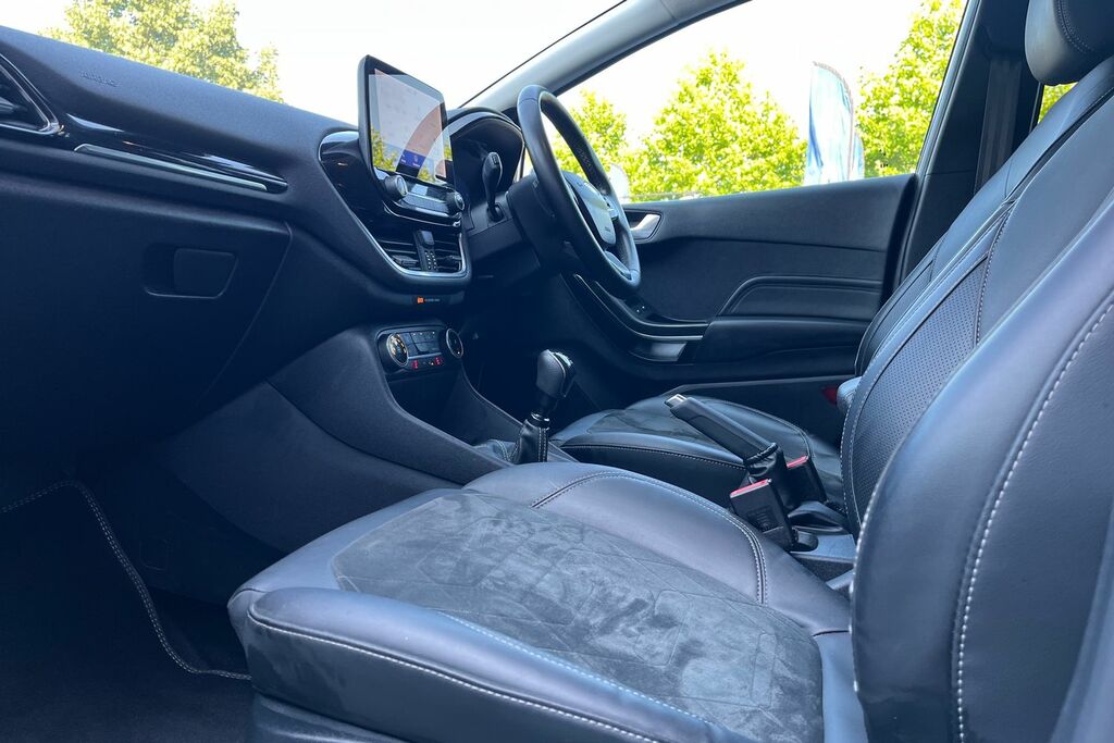 Ford Fiesta Active Black #18