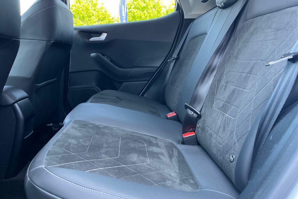 Ford Fiesta Active Black #20