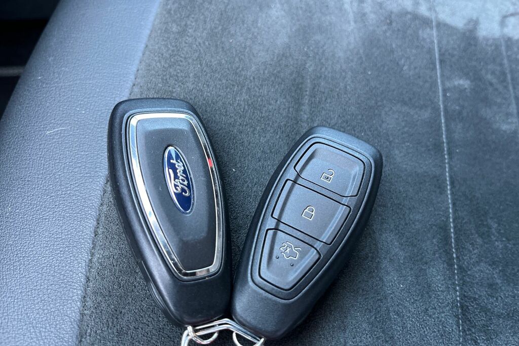 Ford Fiesta Active Black #22