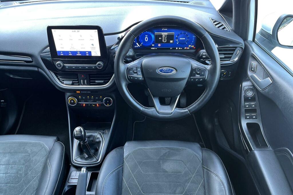 Ford Fiesta Active Black #11