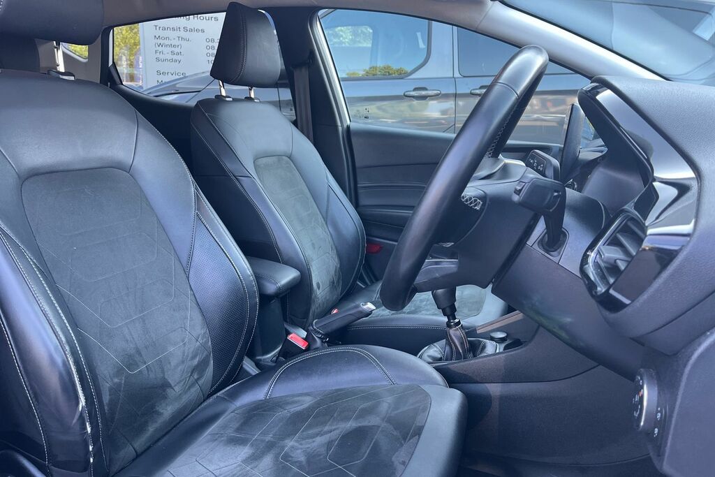Ford Fiesta Active Black #17