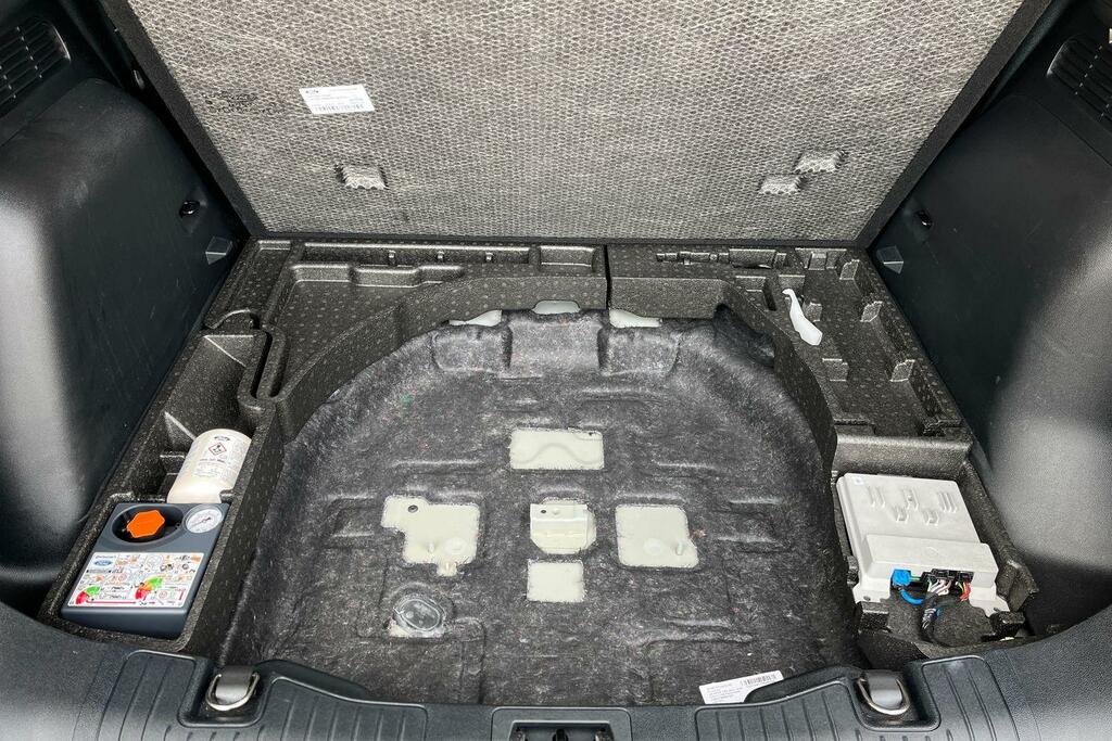 Ford Kuga Titanium Silver #24