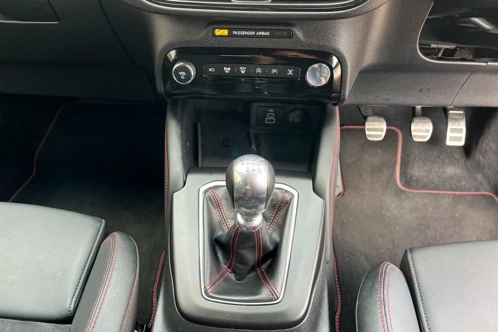 Ford Kuga Titanium Silver #33