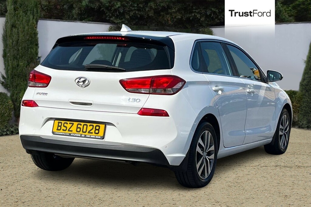 Hyundai I30 1.0T Gdi Se White #4