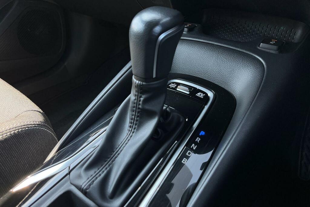 Suzuki Swace Motion White #31