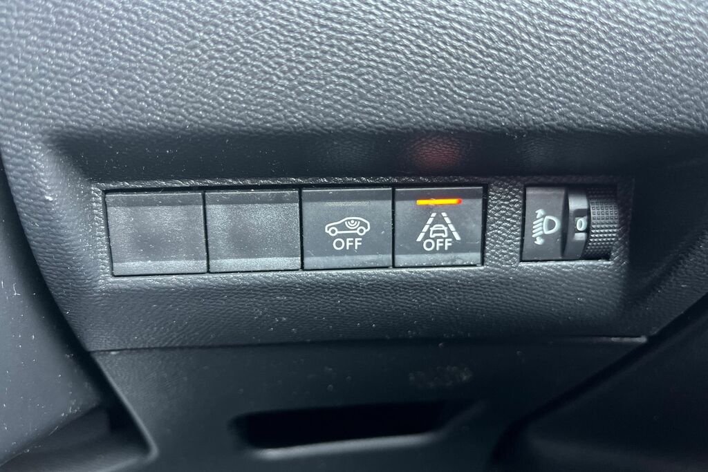 Peugeot 2008 1.2 Puretech Active Orange #31