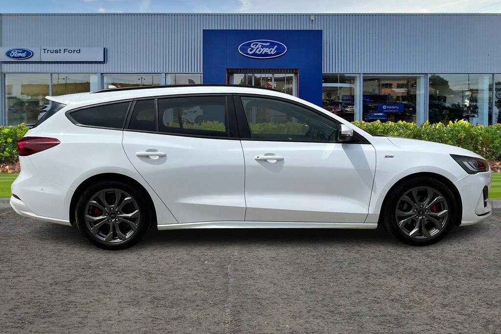 Ford Focus St-line EJ75FHD White #3