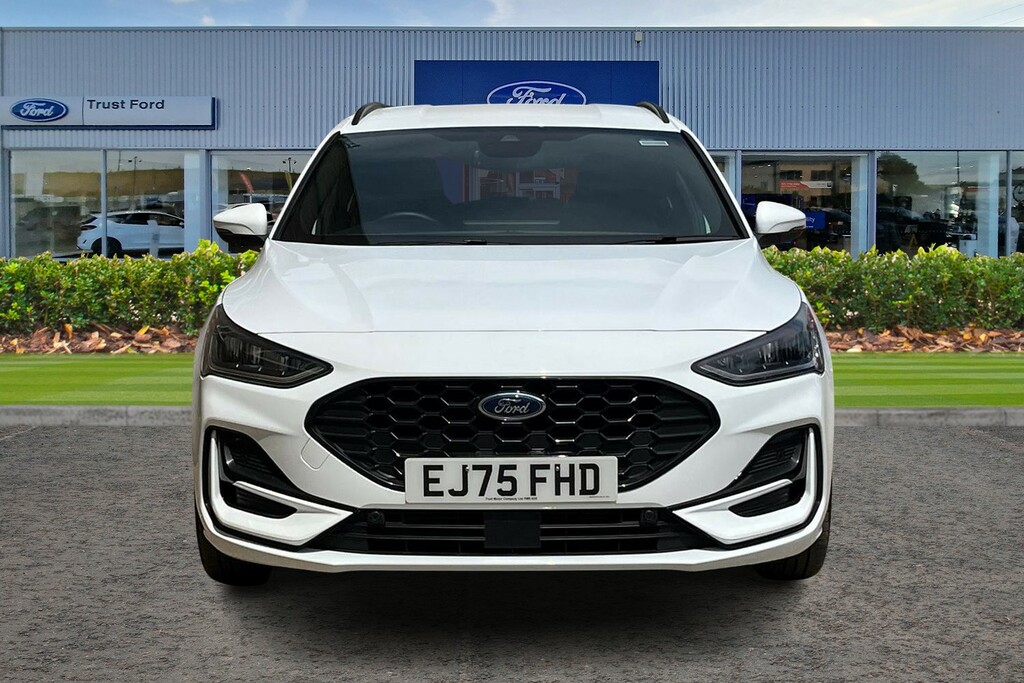 Ford Focus St-line EJ75FHD White #6