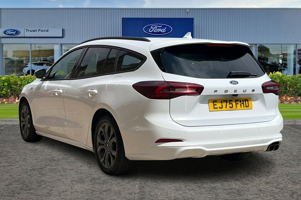 Ford Focus St-line EJ75FHD White #2