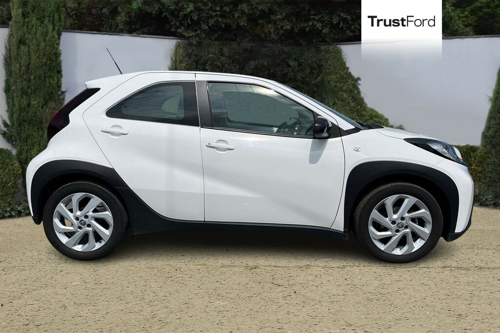 Toyota Aygo X 1.0 Vvt-i Pure White #3