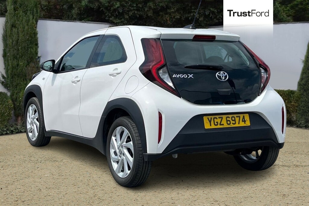 Toyota Aygo X 1.0 Vvt-i Pure White #2