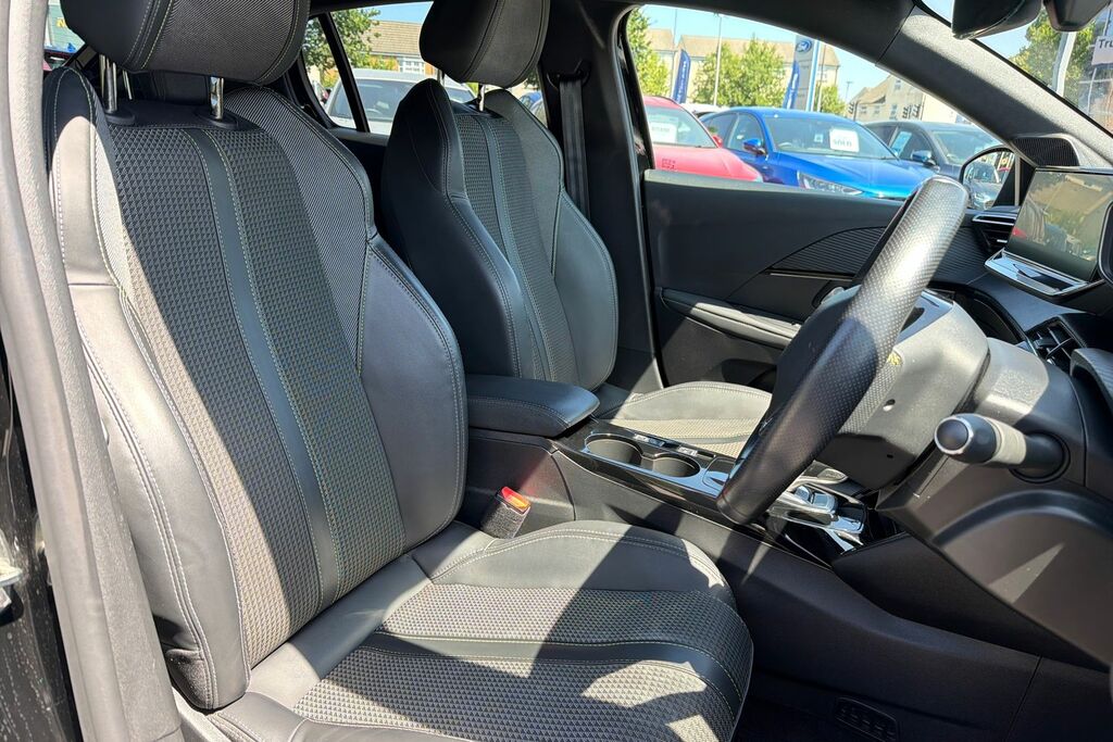 Peugeot e-208 Gt Blue #17